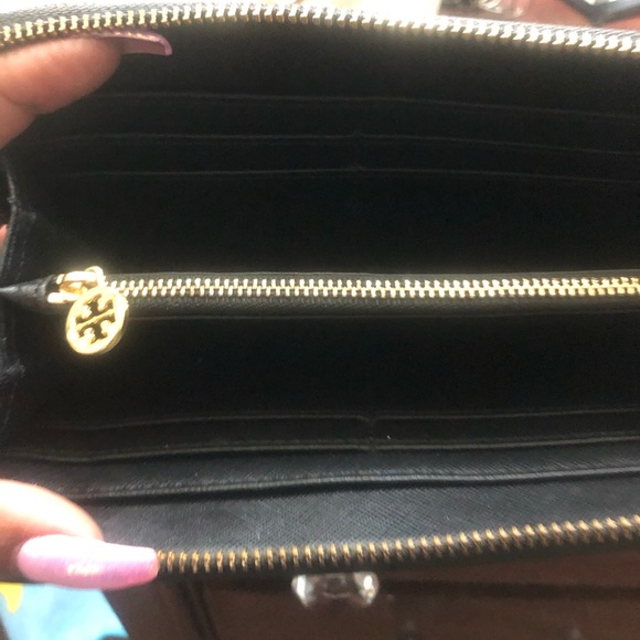 Tory Burch Robinson zip leather wallet - Picture 2 of 3